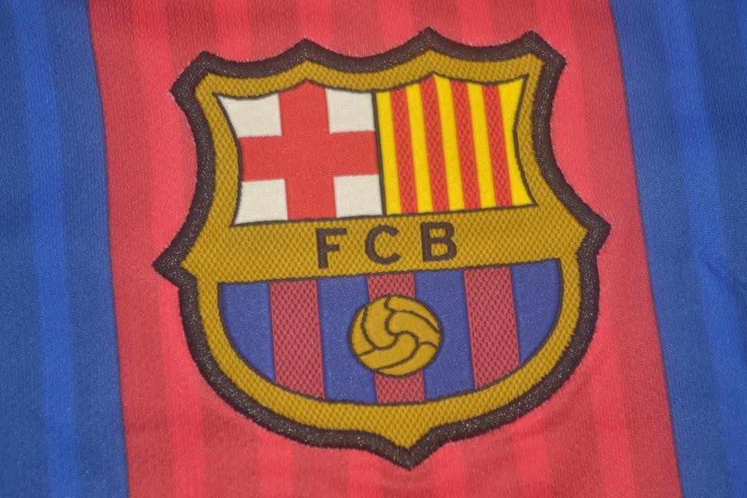 Suarez 9 - Barcelona Home 2016/17 La Liga