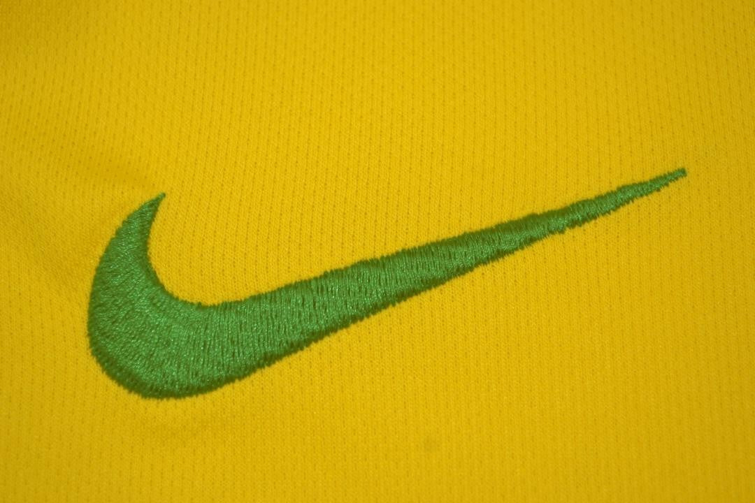 Ronaldinho 10 - Brazil Home 2006 World Cup