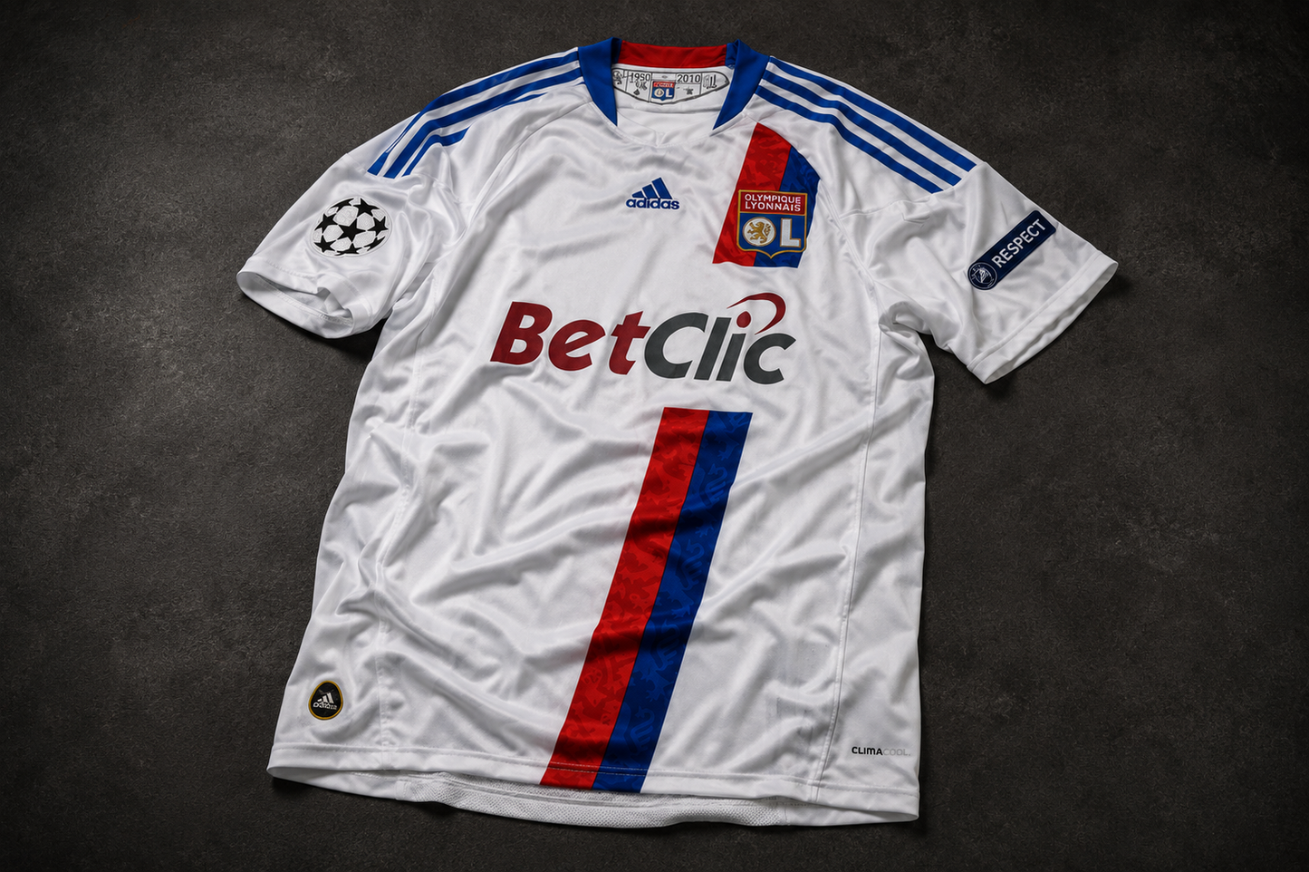 Lacazette 38 - Lyon 2010/11 Home Ligue 1