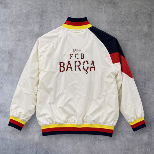 Casaco vintage A minha loja do Barcelona 1995 em tons de creme, azul e vermelho com detalhes de fecho e gola
