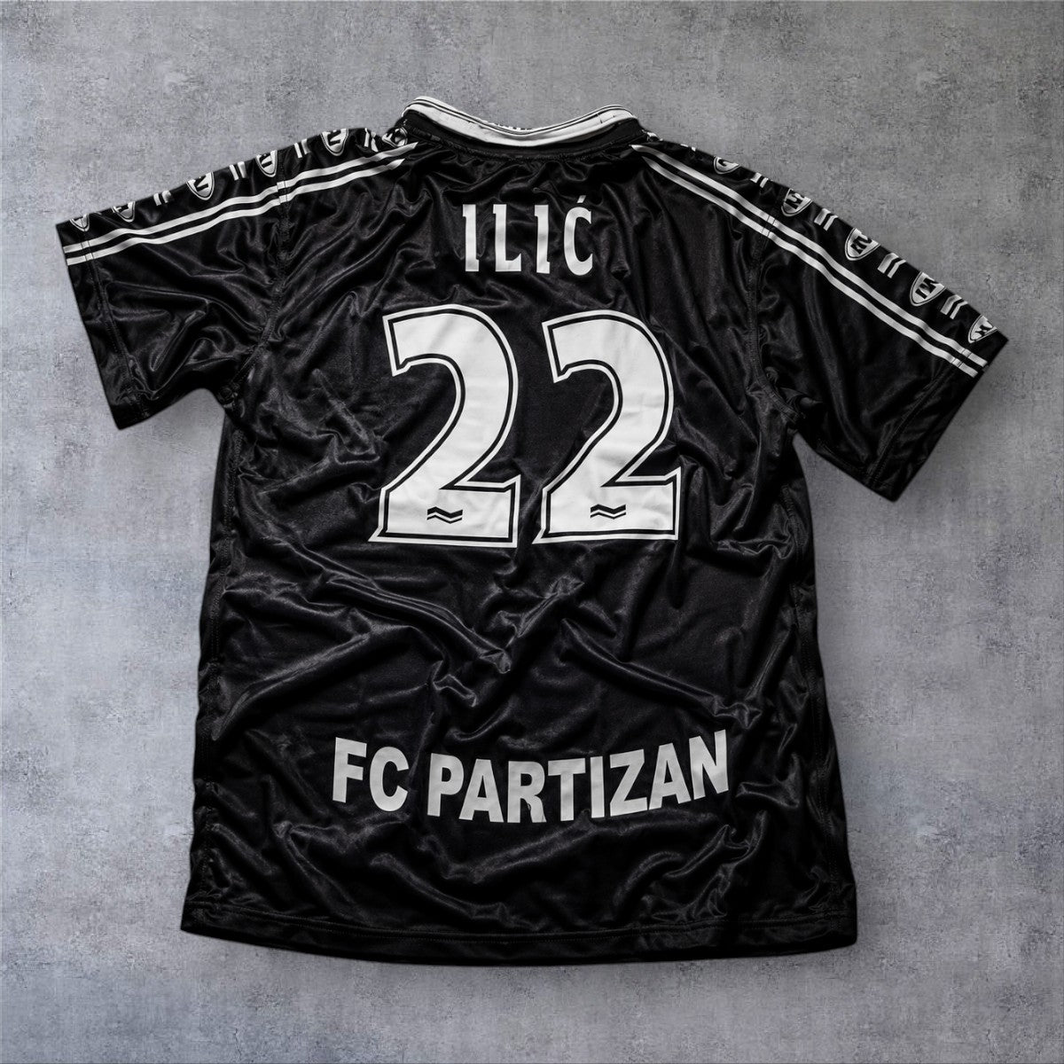 Ilić 22 Partizan 1999 Home retro football shirt