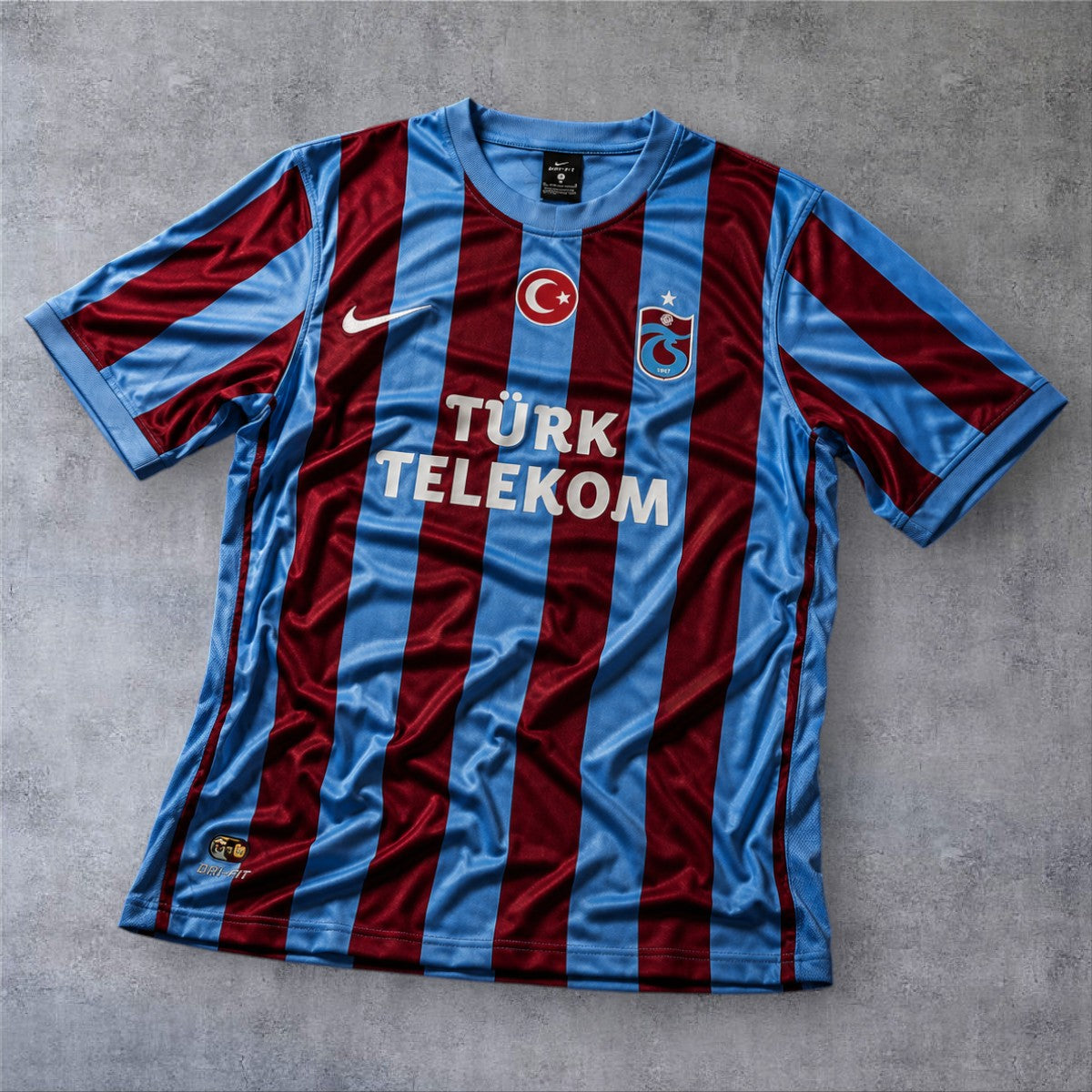 Burak Yilmaz 17 Trabzonspor Home 2010/11 retro football shirt