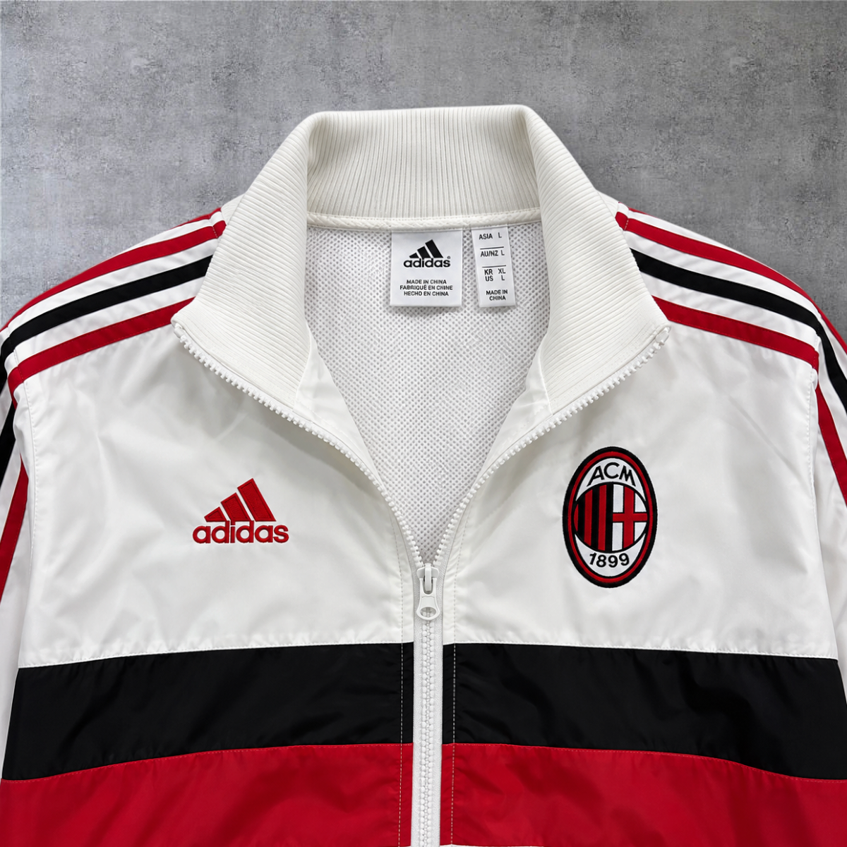 Casaco vintage A minha loja do AC Milan 2014 com fecho completo, detalhes em branco, preto e vermelho