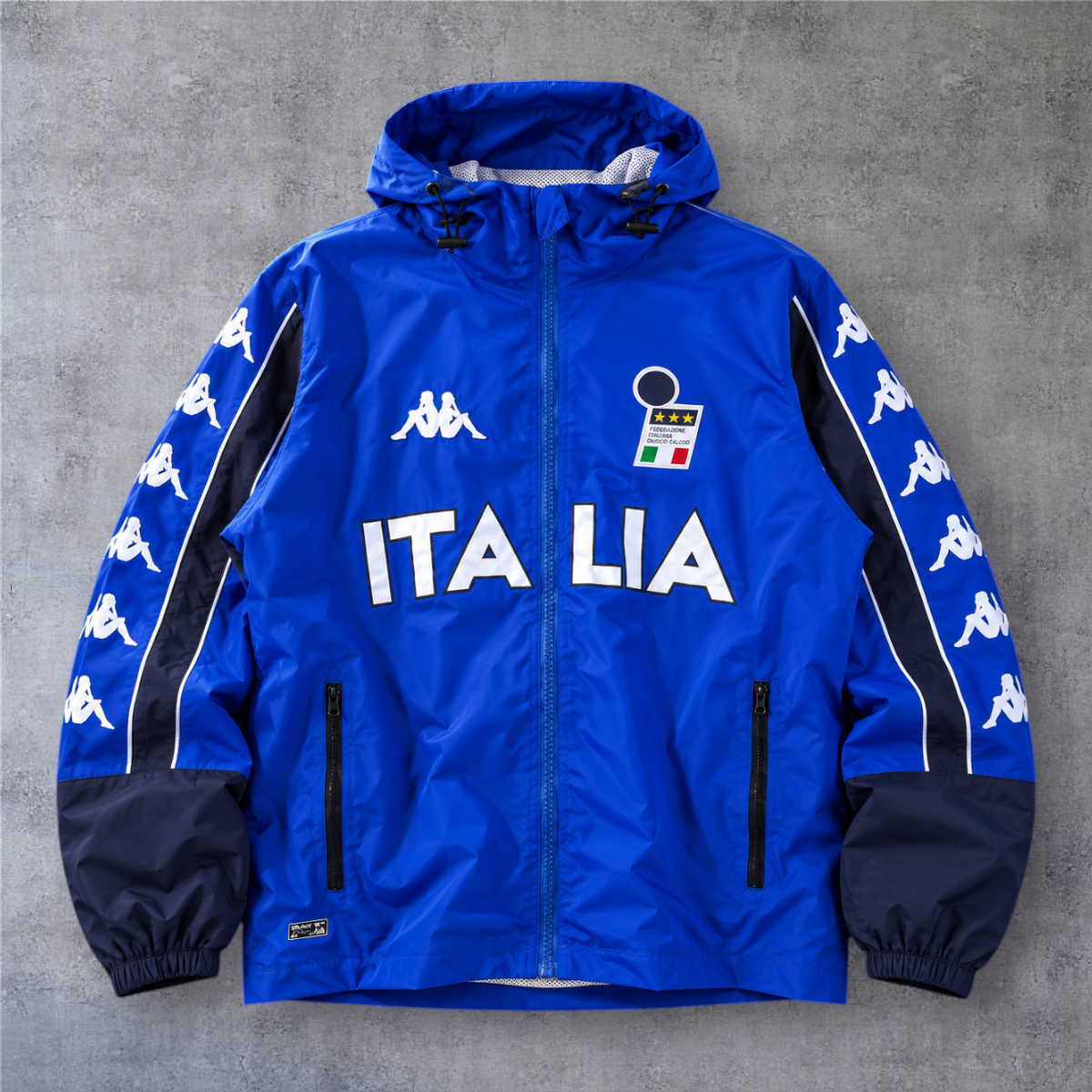 Casaco vintage da A minha loja da seleção italiana de 1994, azul com fecho de correr, capuz e logótipos Kappa.