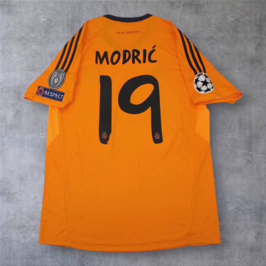 Modric 19 - Real Madrid Third Kit 2013/14 Champions League