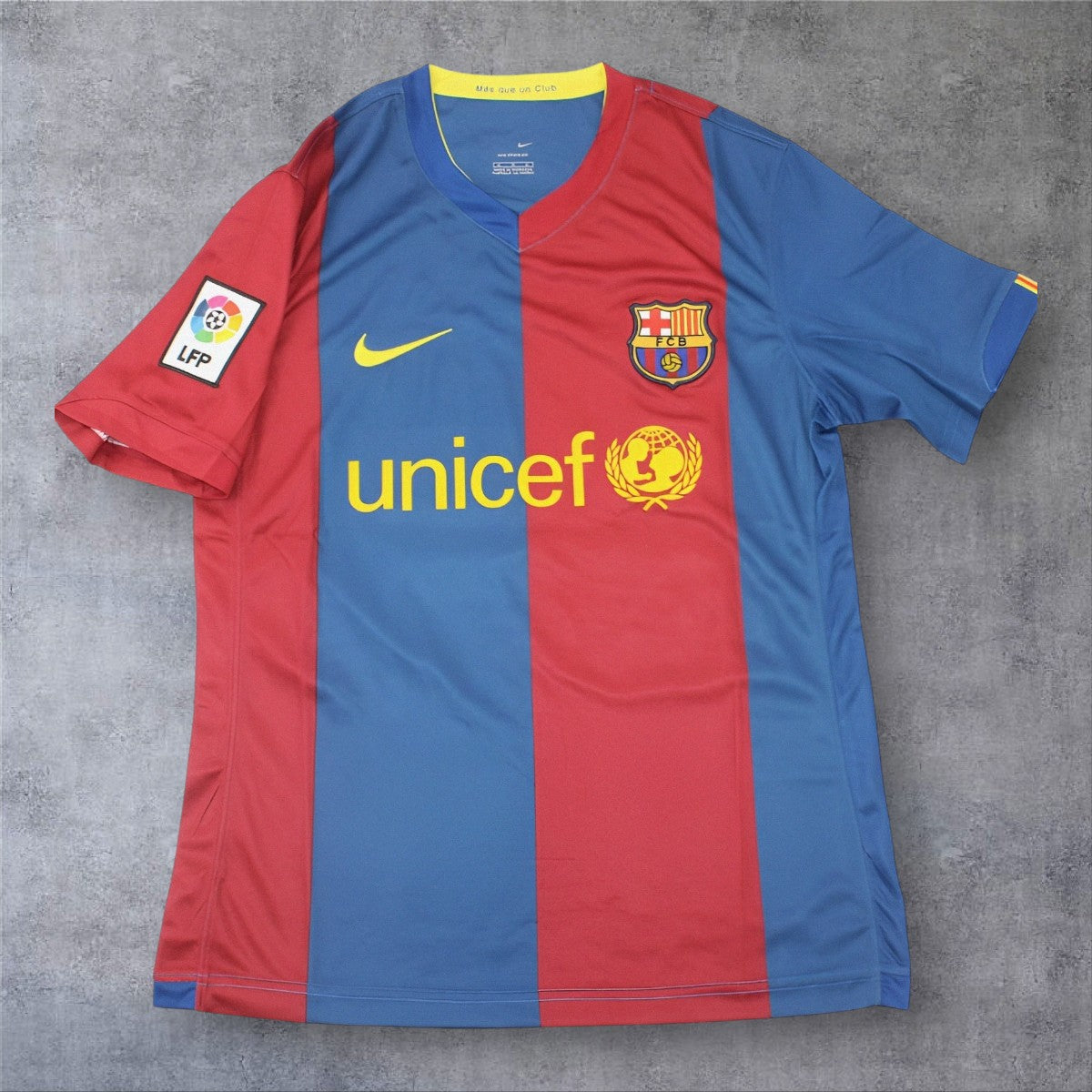 Messi 19 - Barcelona Home 2006/07 La Liga