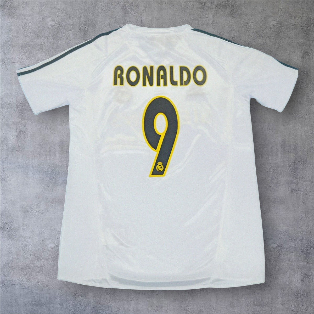 Ronaldo 9 - Real Madrid Home 2004/05 La Liga