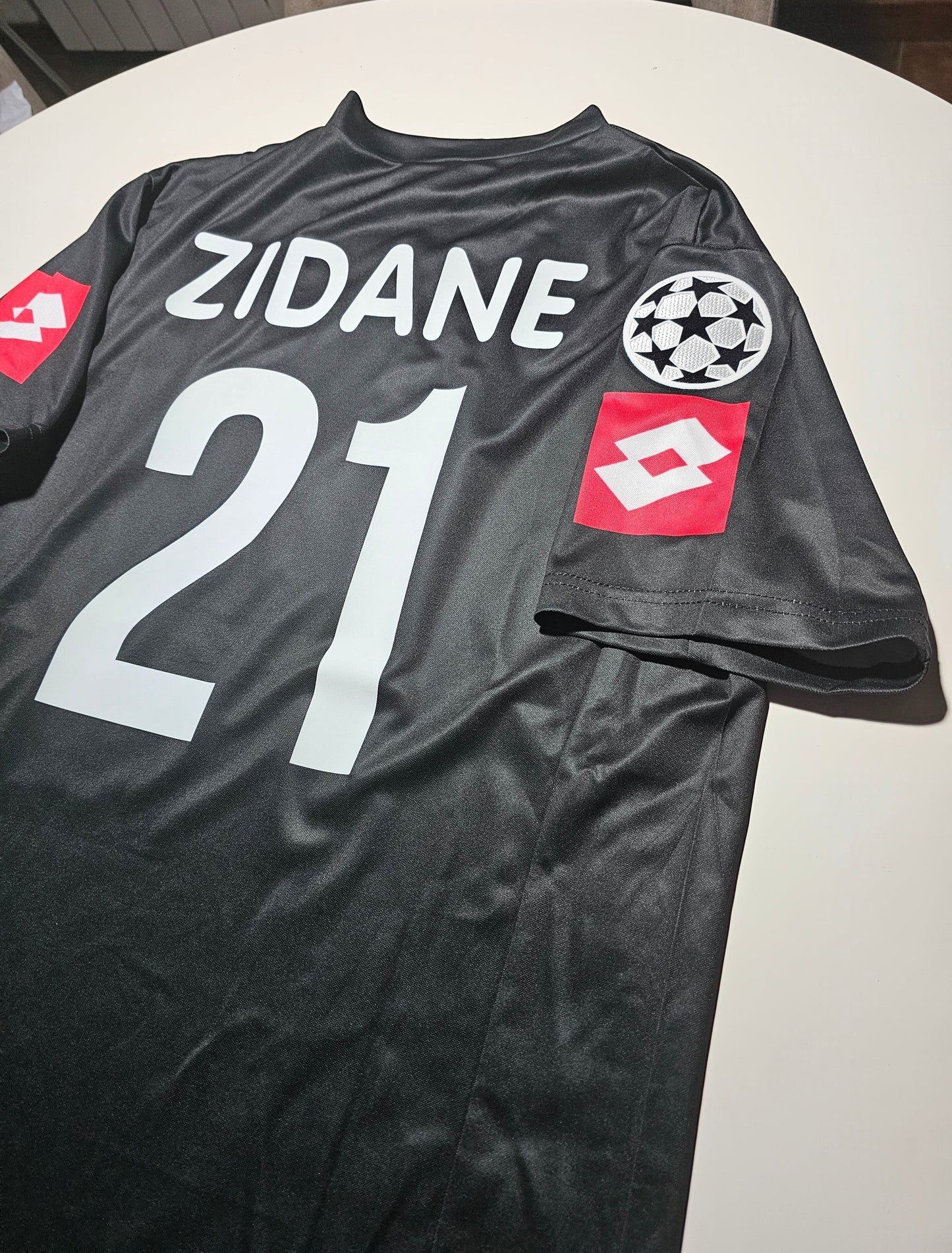 Zidane 21 - Juventus Away 2001/02 Champions League