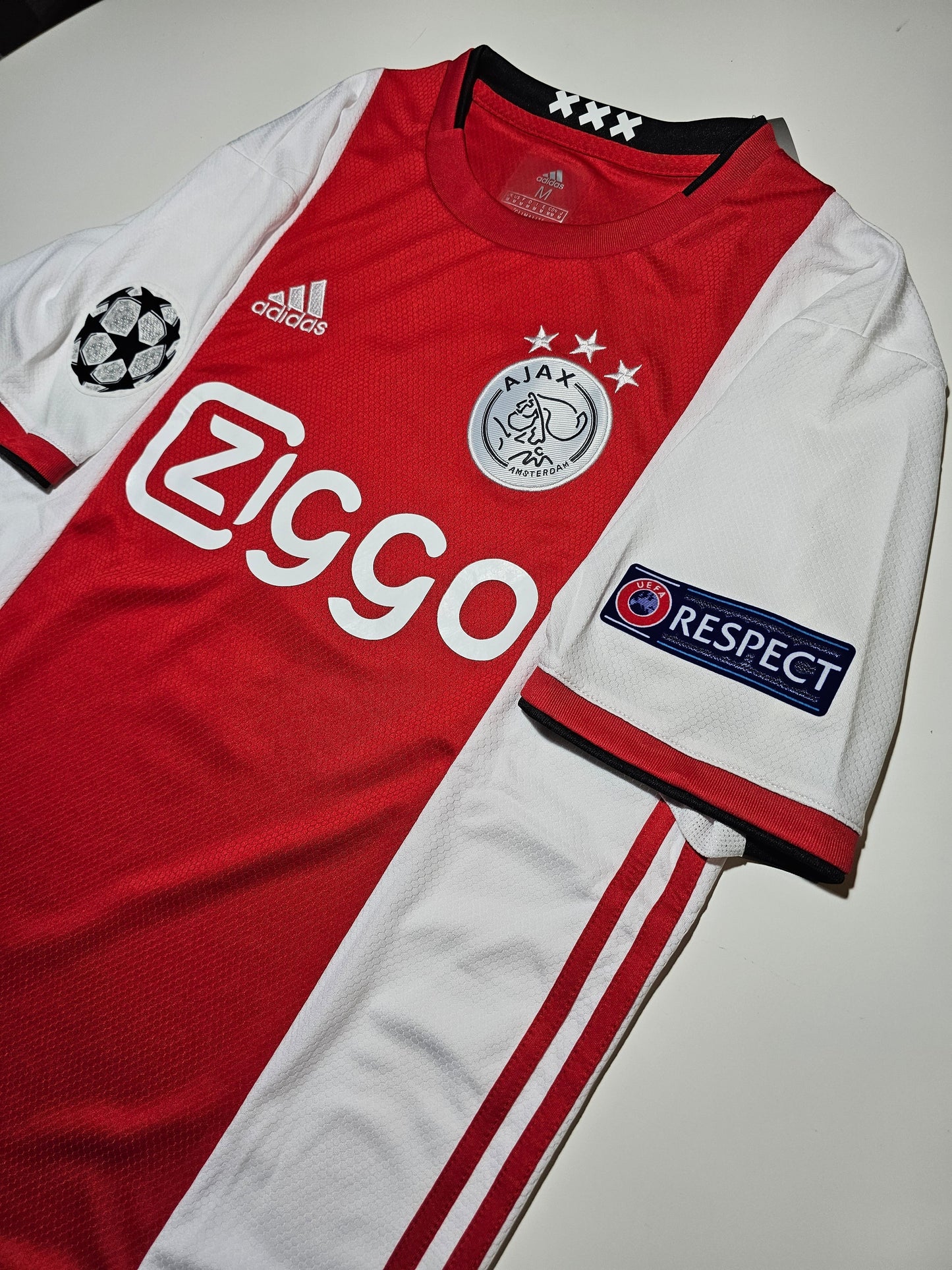 Neres 7 - Ajax Home 2019-20