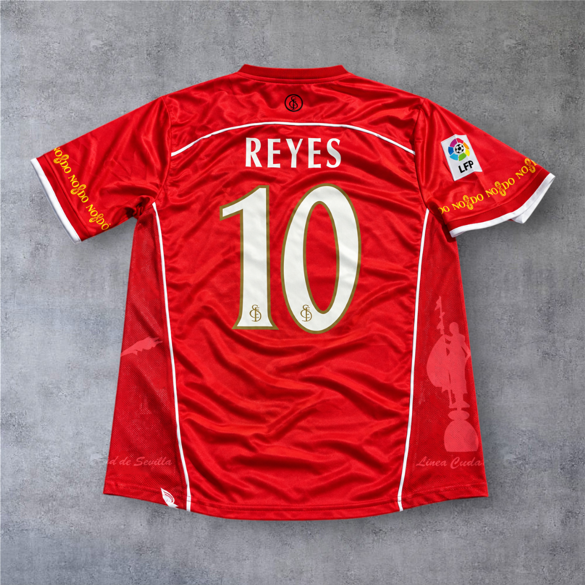 Camisola de futebol A minha loja Sevilla 2003/04 vermelha com o nome Reyes e o número 10 nas costas