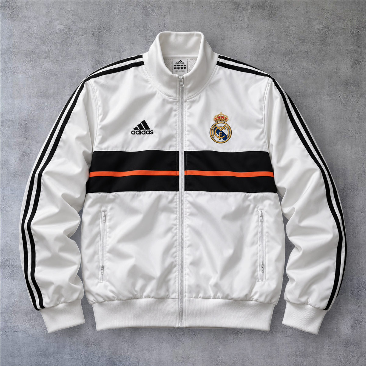 Casaco vintage Real Madrid 2013/14 branco com detalhes pretos e laranja da A minha loja, estilo desportivo com fecho