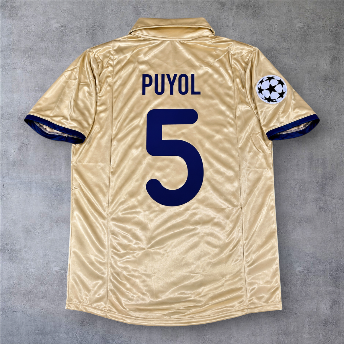 Camisola de futebol dourada A minha loja do Barcelona 2000/01 com o nome Puyol e o número 5 nas costas