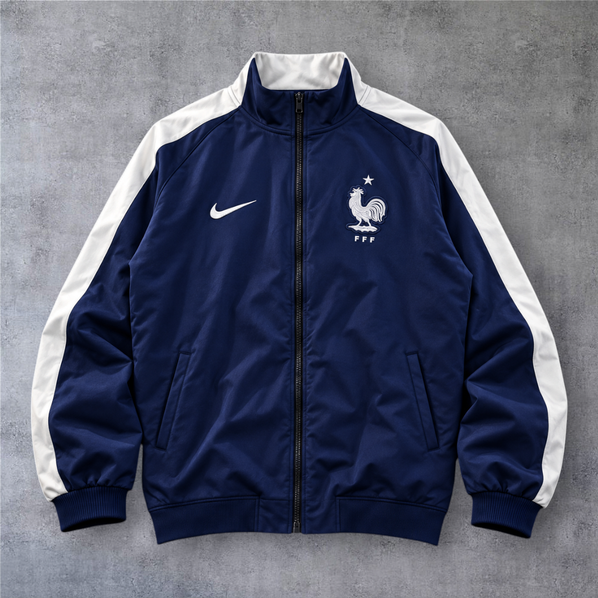 Casaco vintage da seleção francesa 2014 A minha loja, azul marinho com detalhes brancos, fecho completo e emblema FFF.