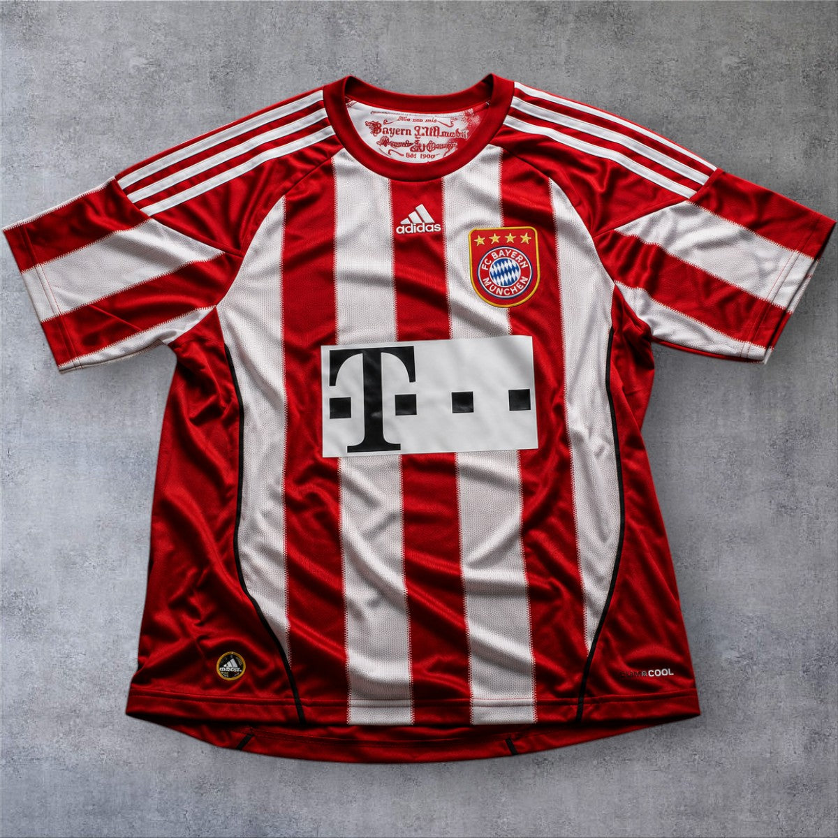 Van Bommel 7 Bayern Home 2010/11 Bundesliga retro football shirt