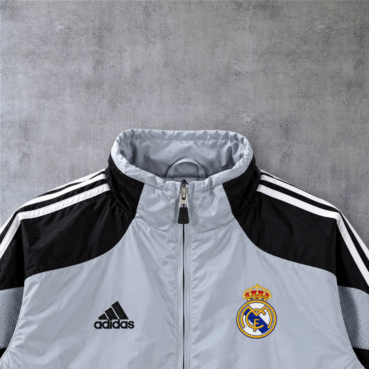 Casaco vintage A minha loja do Real Madrid 2004/05 cinzento e preto com fecho completo e logótipo da Adidas