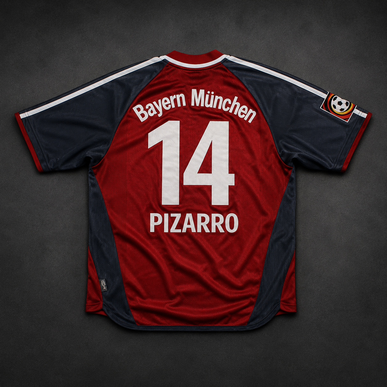 Pizarro 14 - Bayern Home 2001/2002 Bundesliga