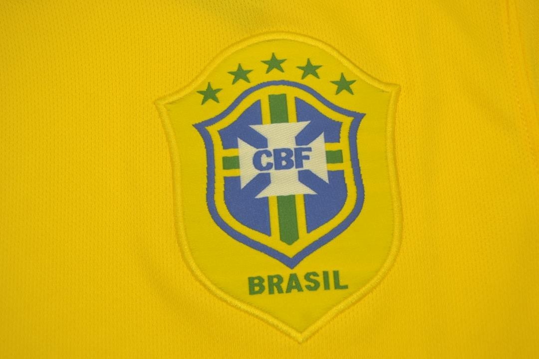 Kaká 8 - Brazil Home 2006 World Cup