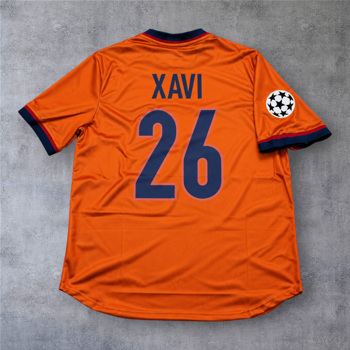 Camisola de futebol A minha loja do Barcelona 1998 fora, laranja com nome Xavi e número 26, emblema Champions League
