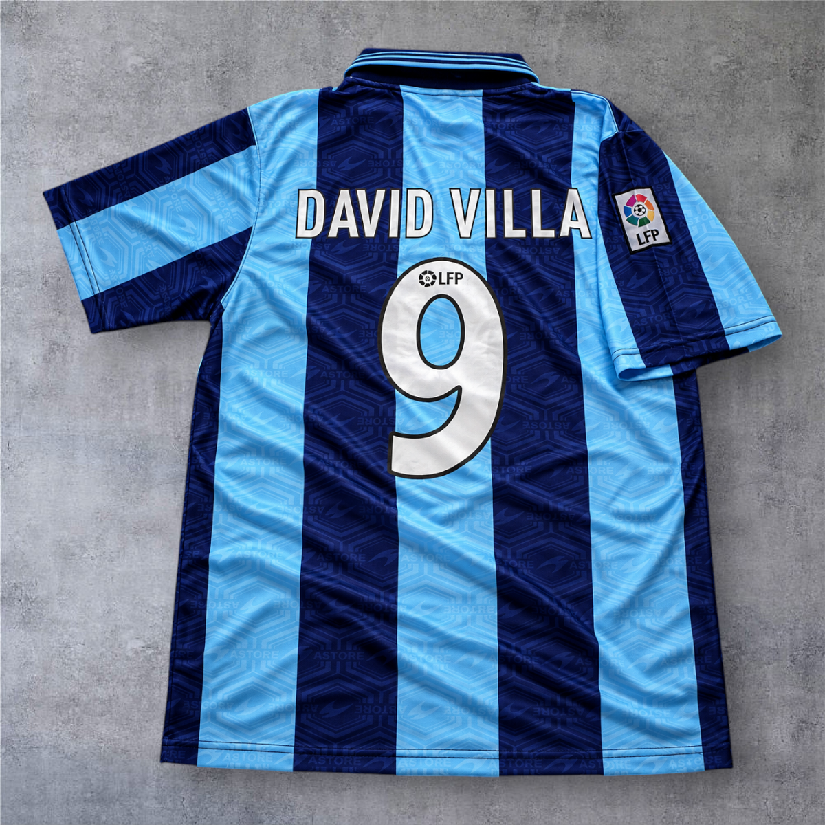 Camisola de futebol A minha loja Sporting Gijon 2002/03 fora, azul e azul-marinho com nome David Villa e número 9.