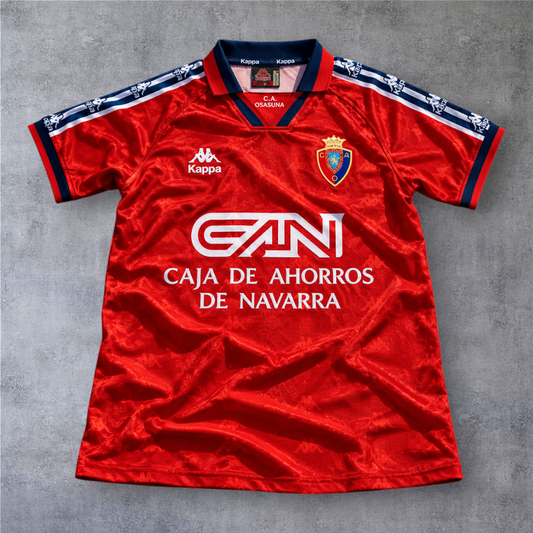 Camisola de futebol A minha loja Osasuna 1996/97 vermelha com detalhes em azul e logótipo Kappa nas mangas