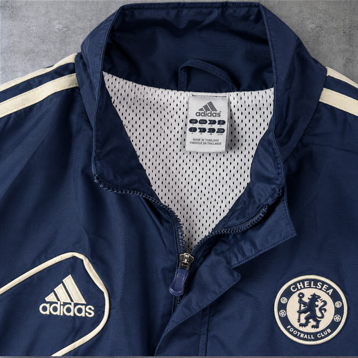 Casaco vintage Chelsea 2012/13 azul marinho com detalhes em creme e logótipo da A minha loja no interior