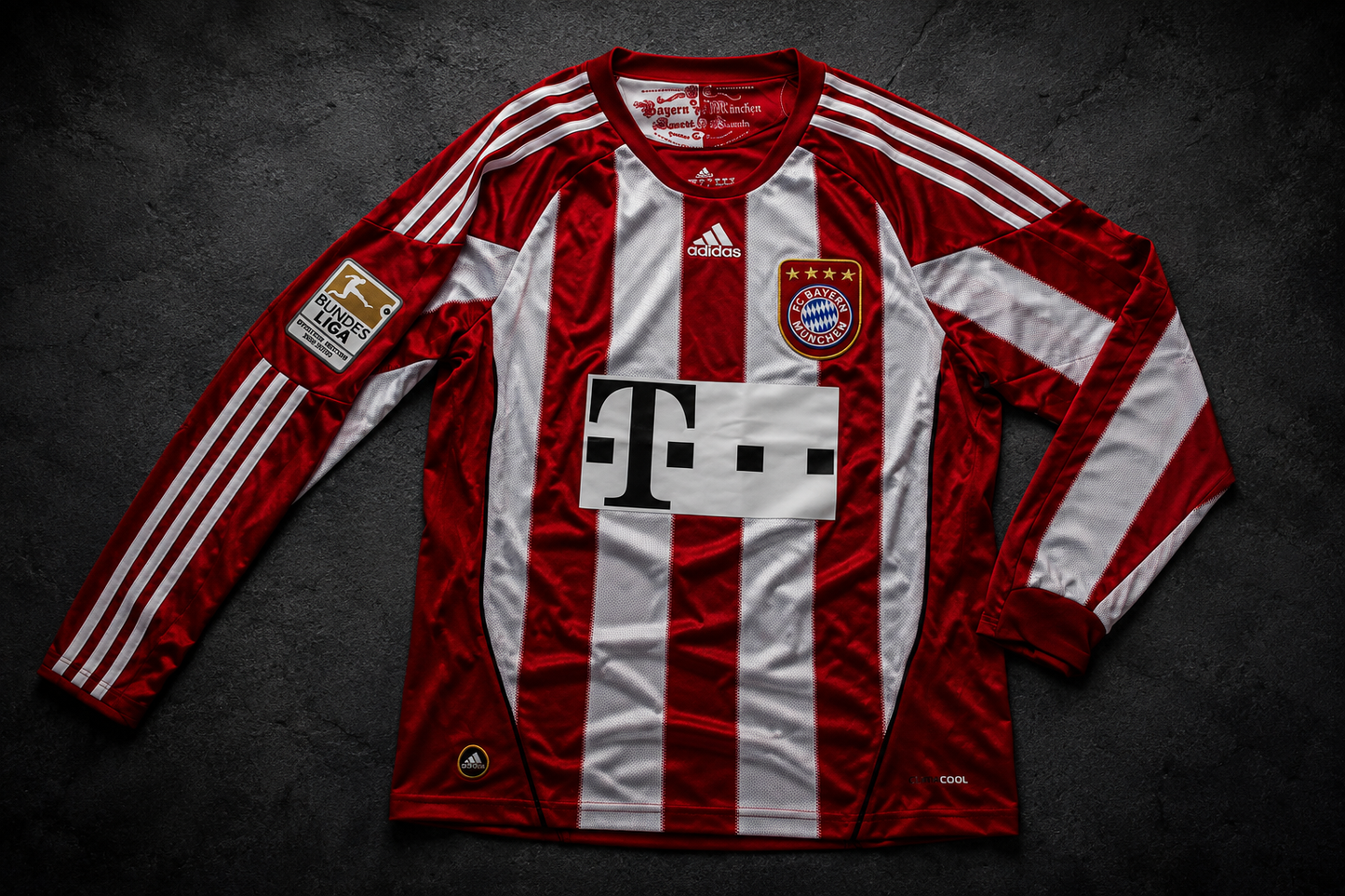 Lahm 21 - Bayern Home 2010/11 Bundesliga
