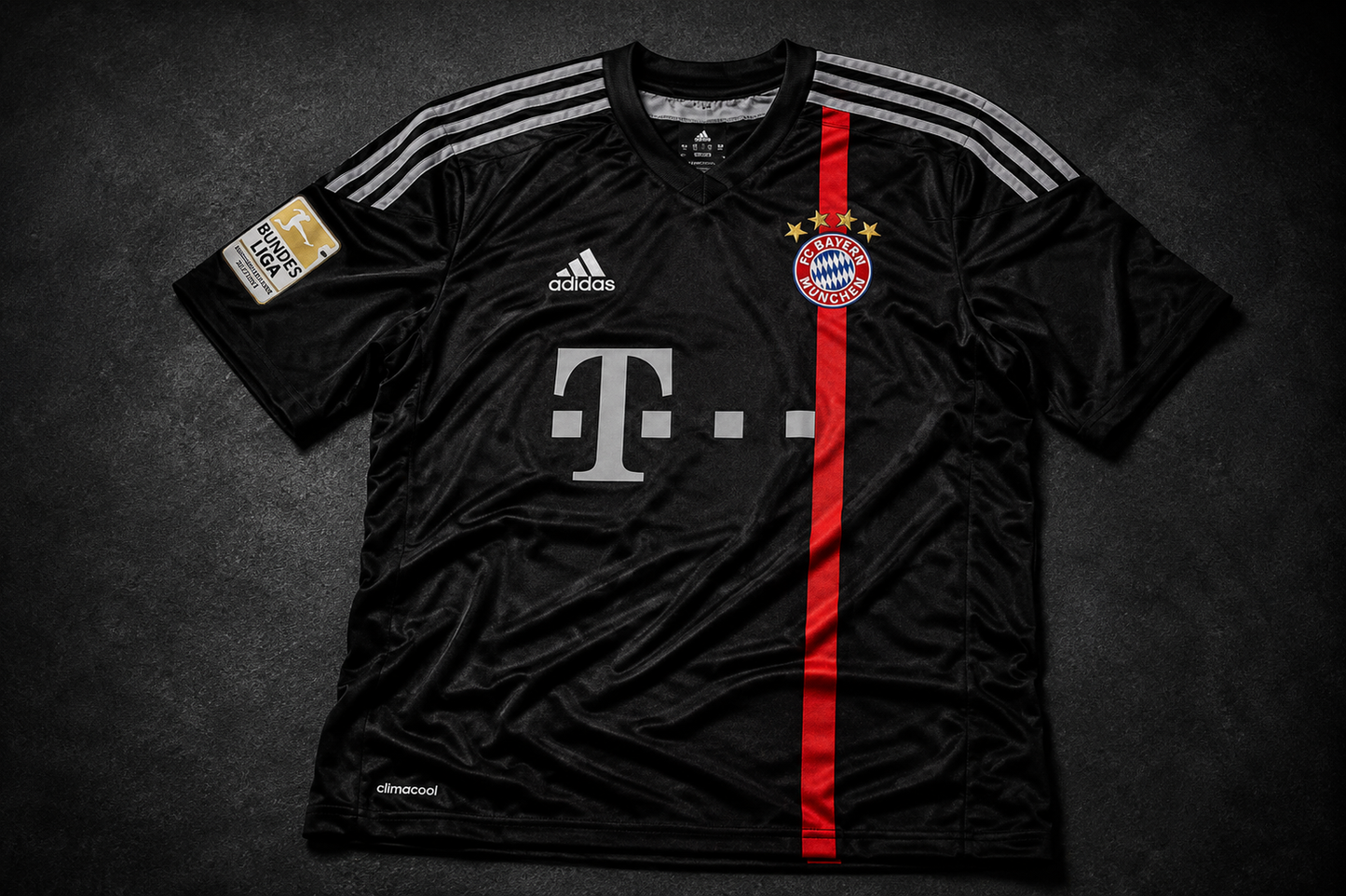 Schweinsteiger 31 - Bayern Away 2014/15 Bundesliga