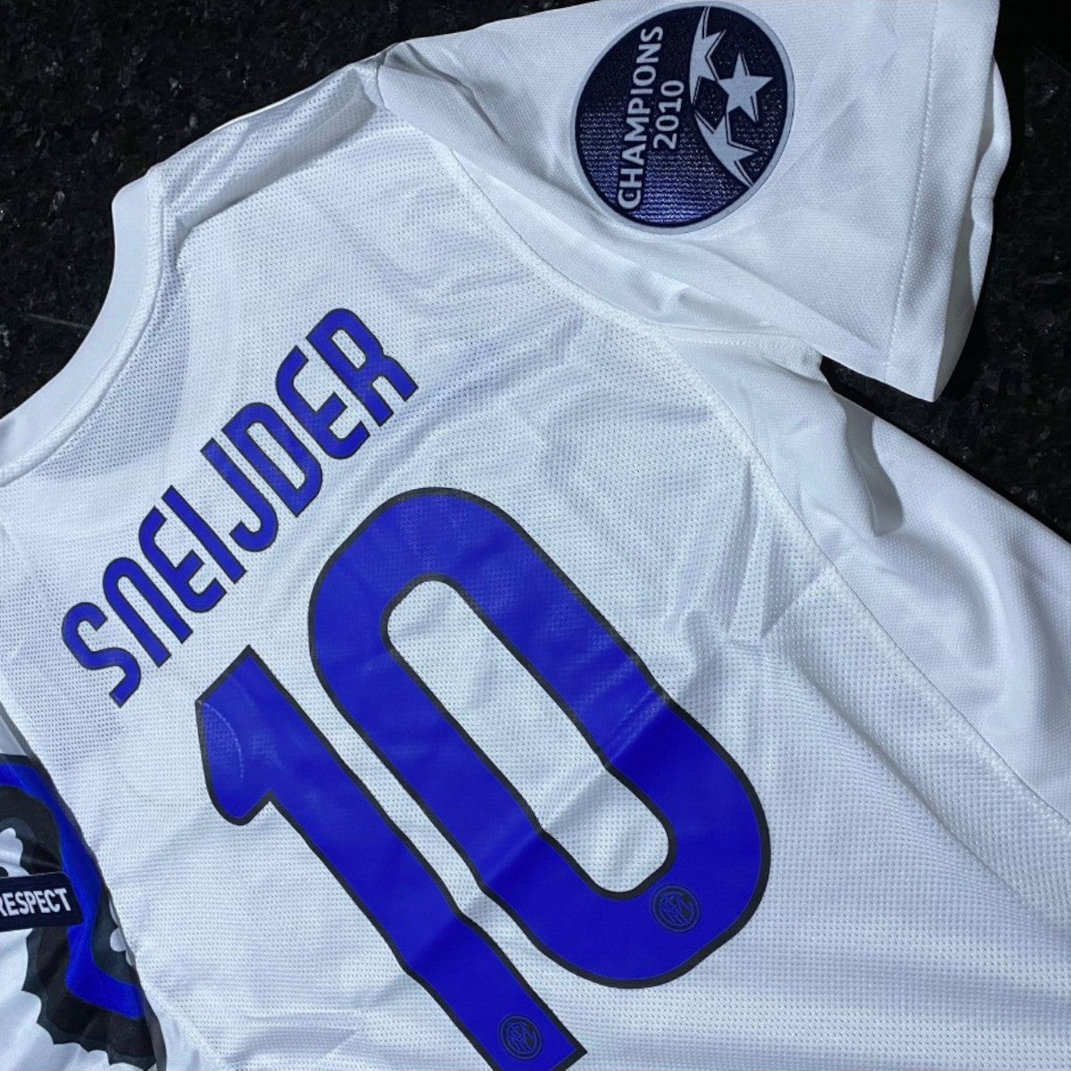 Sneijder 10 - Inter Away 2010/2011 Champions League