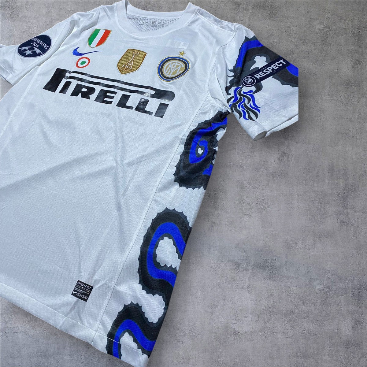 Sneijder 10 - Inter Away 2010/2011 Champions League