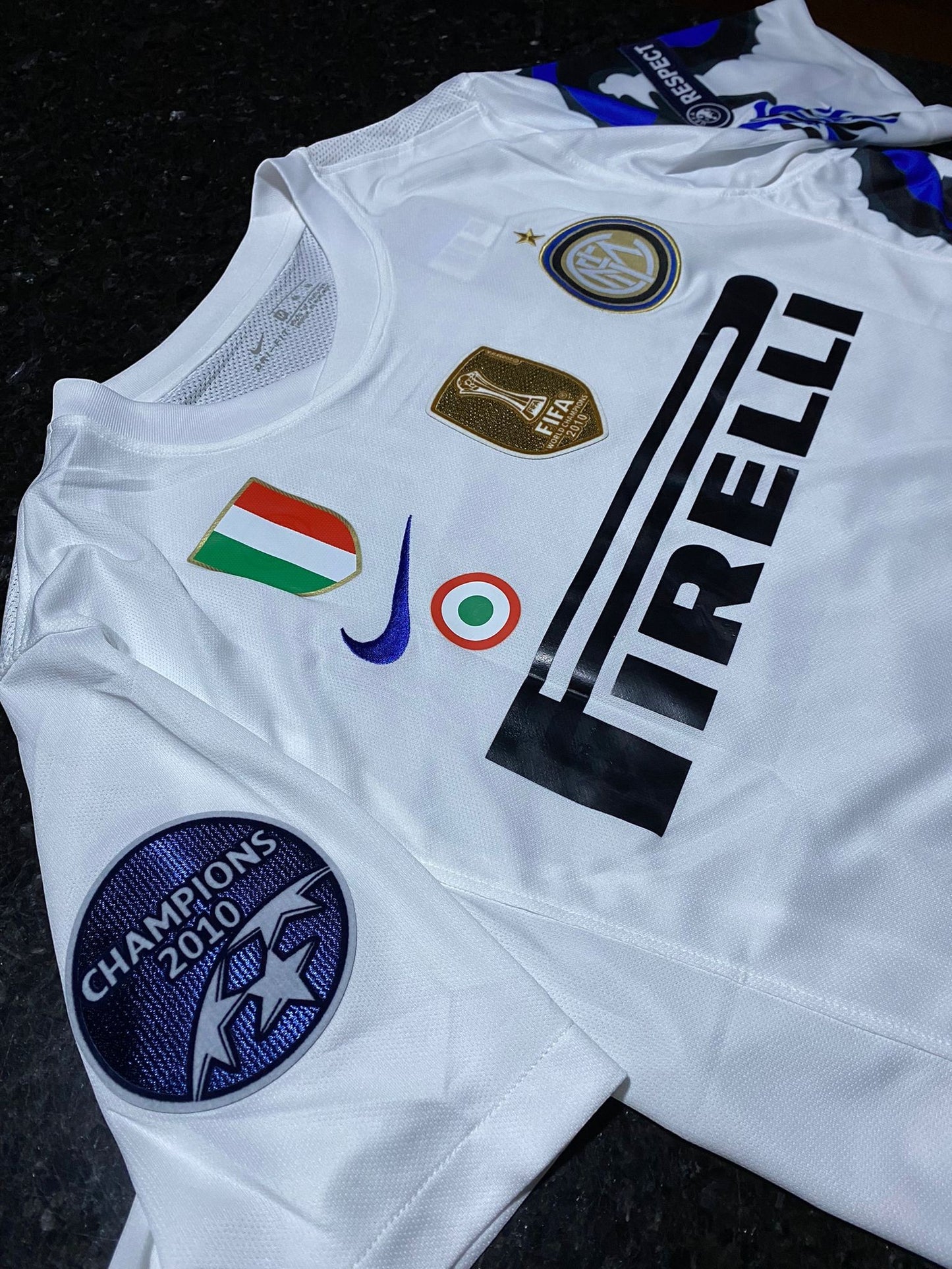 Sneijder 10 - Inter Away 2010/2011 Champions League