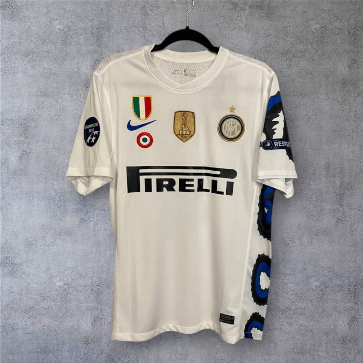 Zanetti 4 Inter Away 2010/2011 Champions League retro football shirt