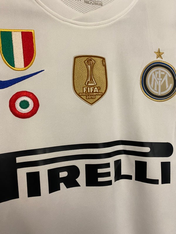 Zanetti 4 Inter Away 2010/2011 Champions League retro football shirt