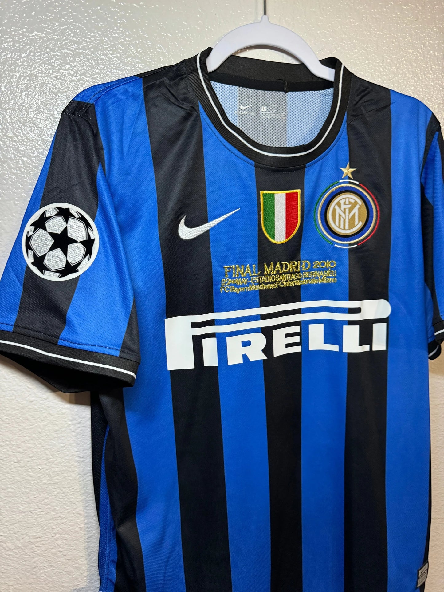Zanetti 4 Inter Home 2009/2010 Champions League Final retro football shirt