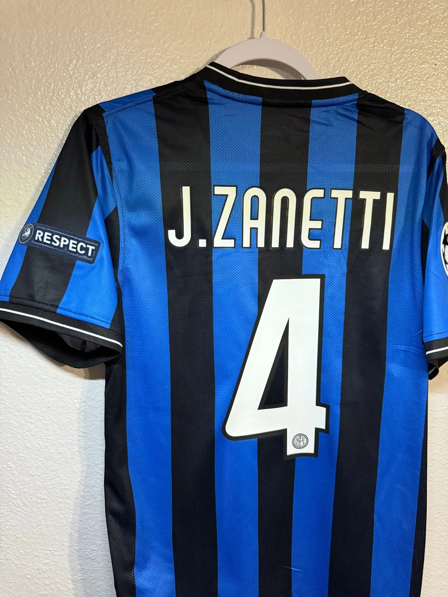 Zanetti 4 Inter Home 2009/2010 Champions League Final retro football shirt