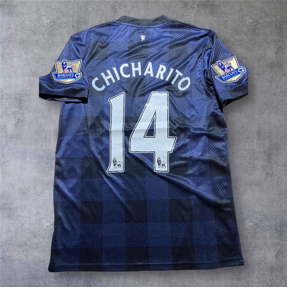 Chicharito 14 Manchester United 2013/14 Premier League retro football shirt