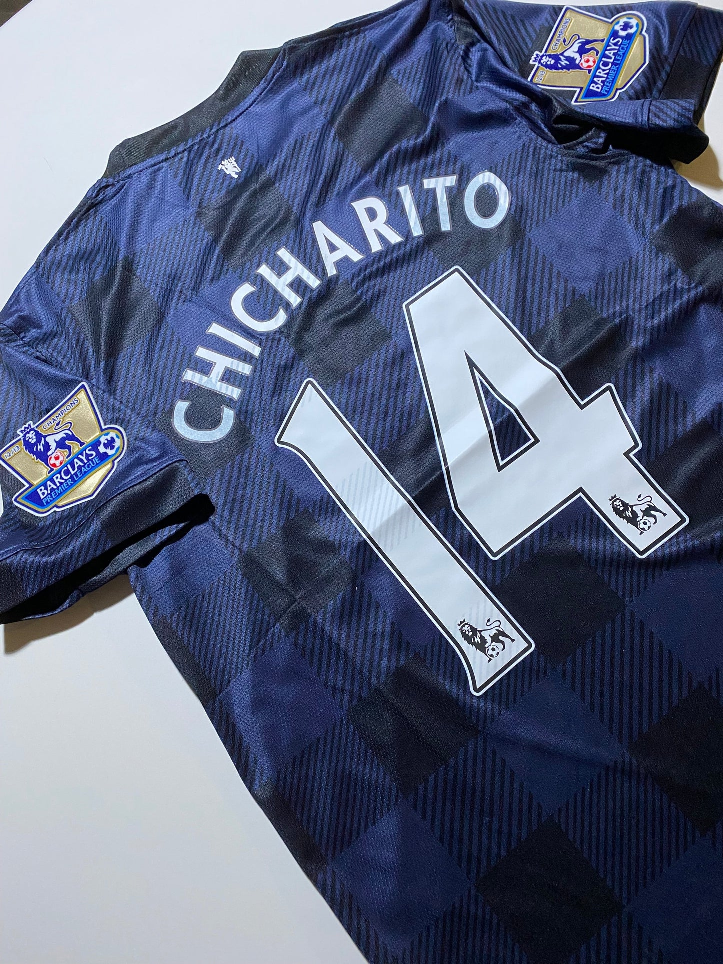 Chicharito 14 Manchester United 2013/14 Premier League retro football shirt