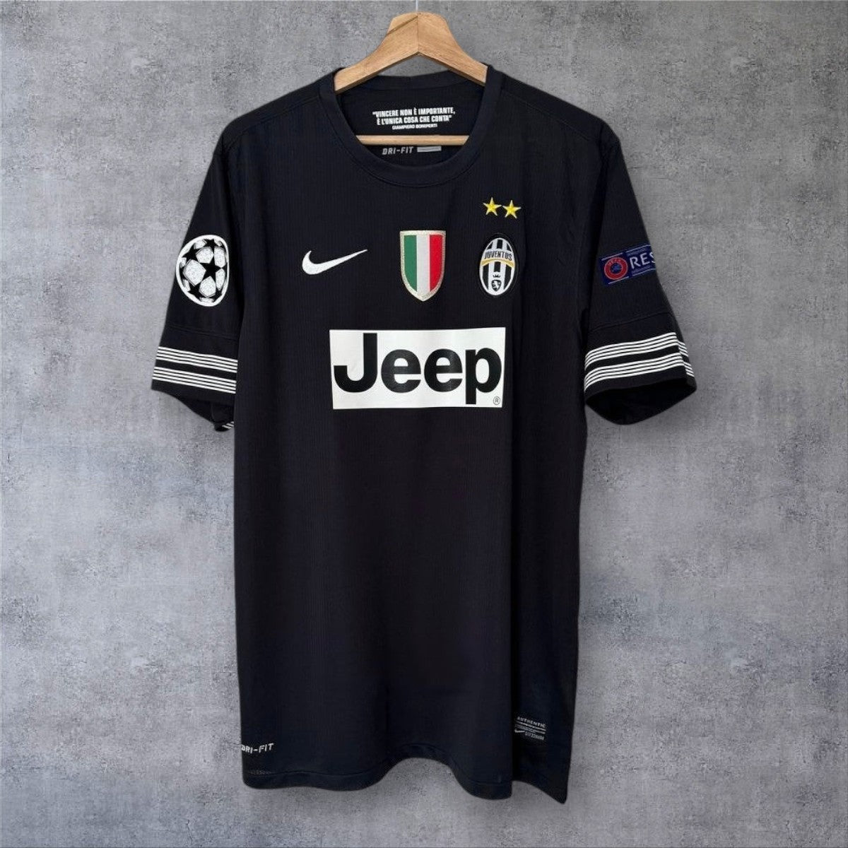 Vidal 23 Juventus 2012/13 Champions League retro football shirt