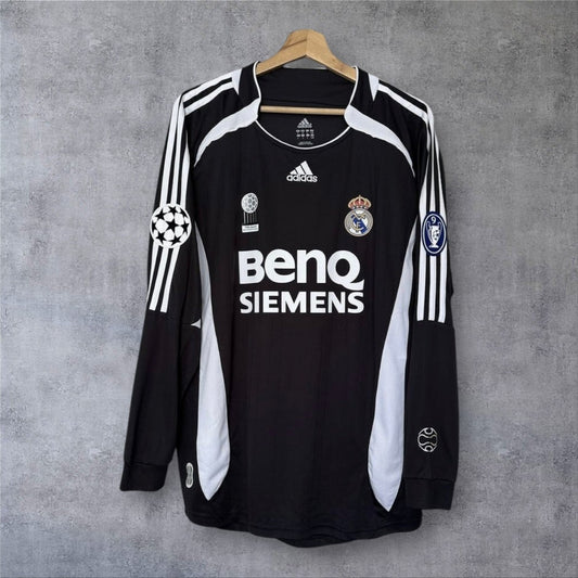 Ronaldo 9 Real Madrid 2006/2007 Away Champions League retro football shirt