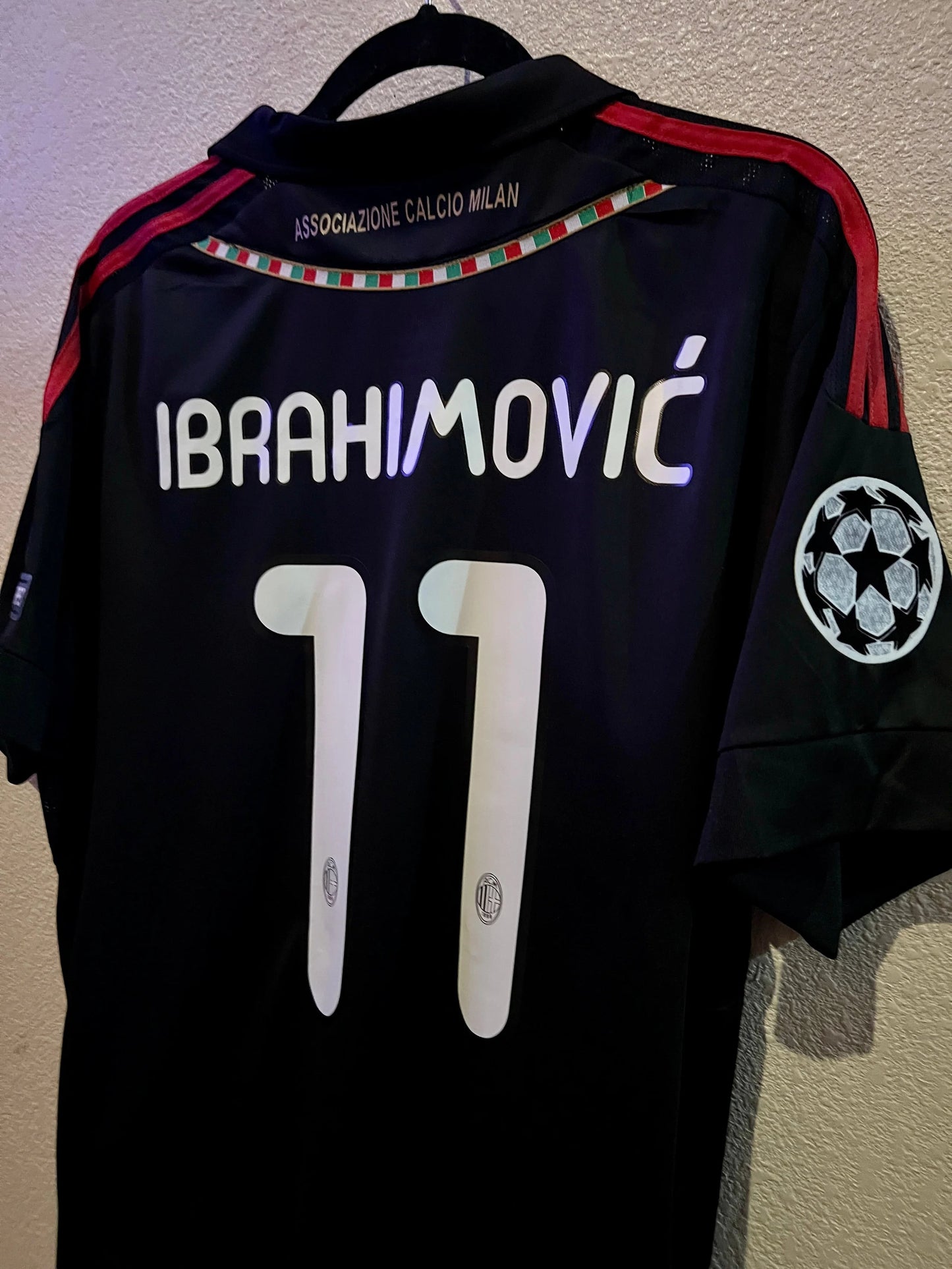 Ibrahimović 11 - Milan Third Kit 2011-12 Champions League