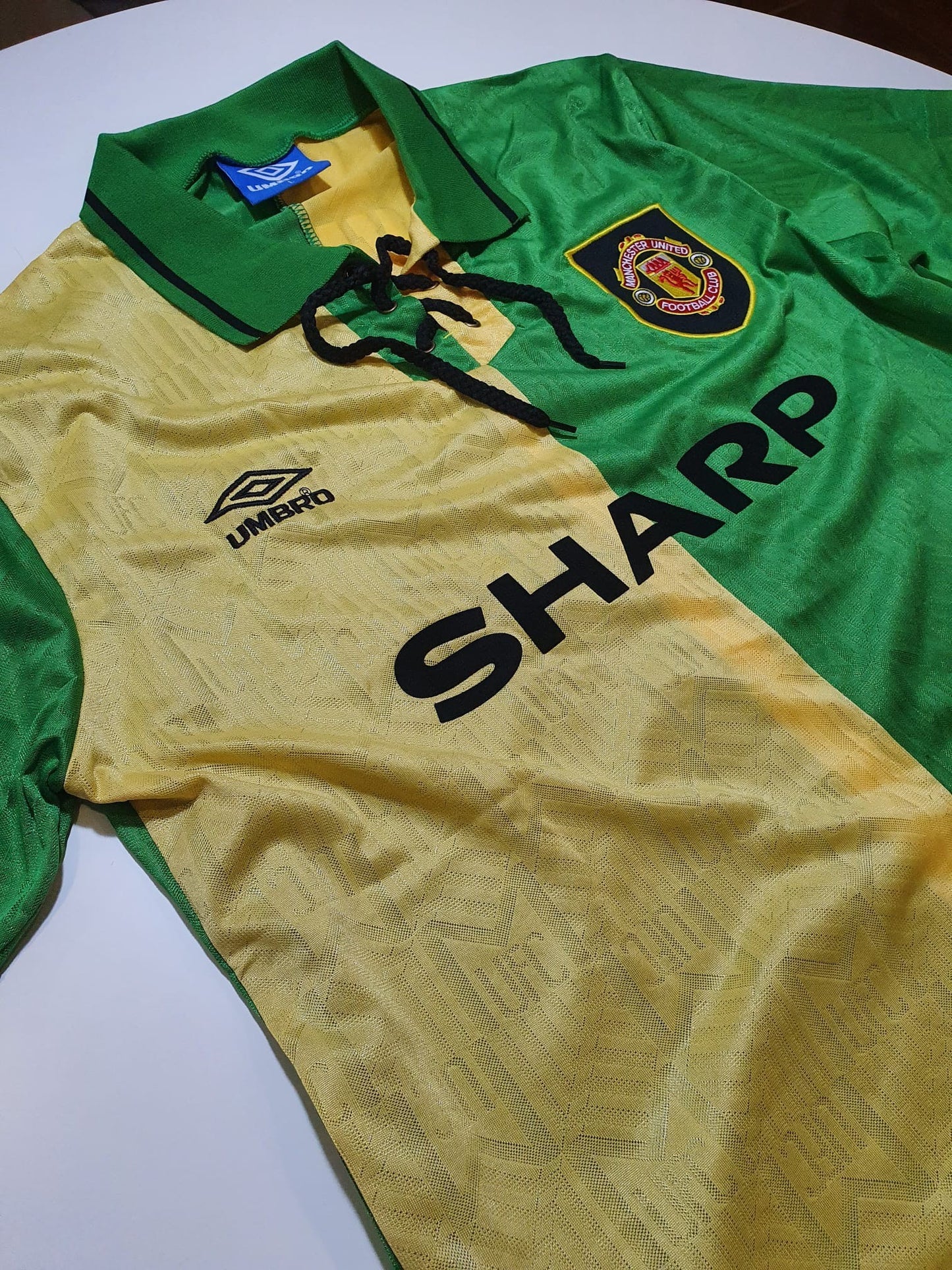 Cantona 7 - Manchester United 1993/94 Away