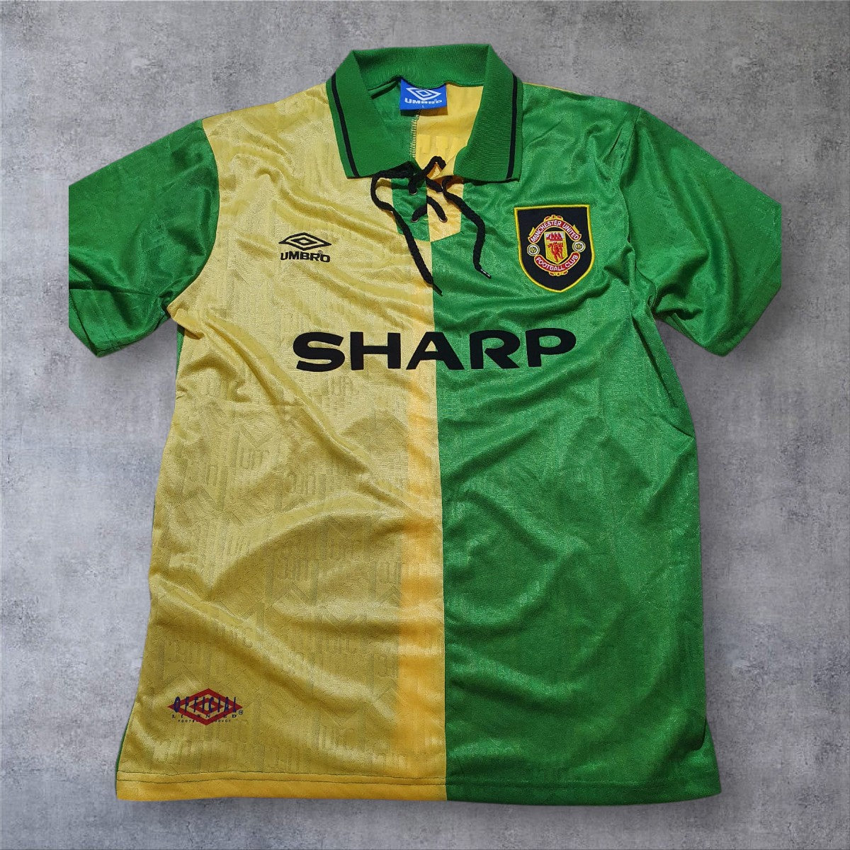 Cantona 7 - Manchester United 1993/94 Away