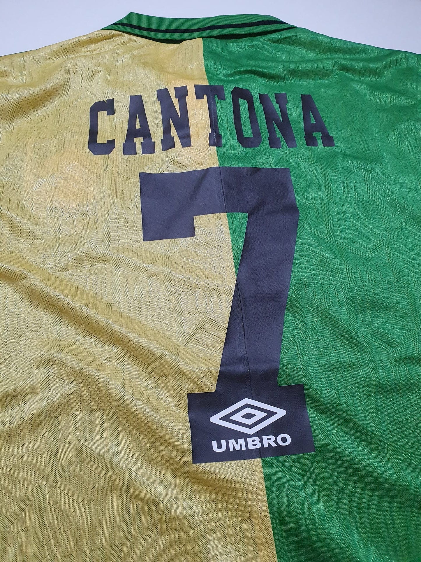Cantona 7 - Manchester United 1993/94 Away