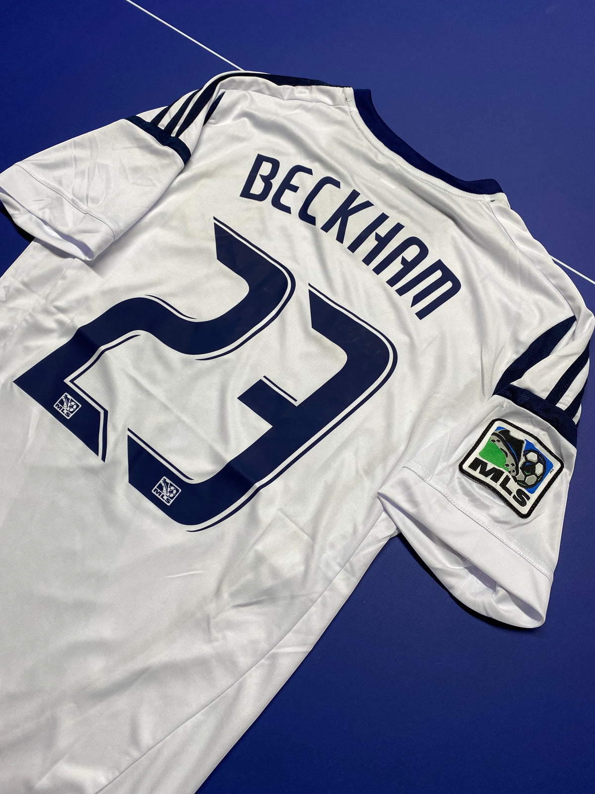 Camisola A minha loja LA Galaxy 2012 branca com o nome Beckham e o número 23 nas costas e emblema MLS na manga