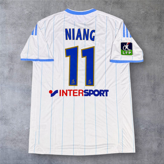 Camisola de futebol A minha loja Marseille 2009/10 branca com Niang 11 nas costas e detalhes em azul