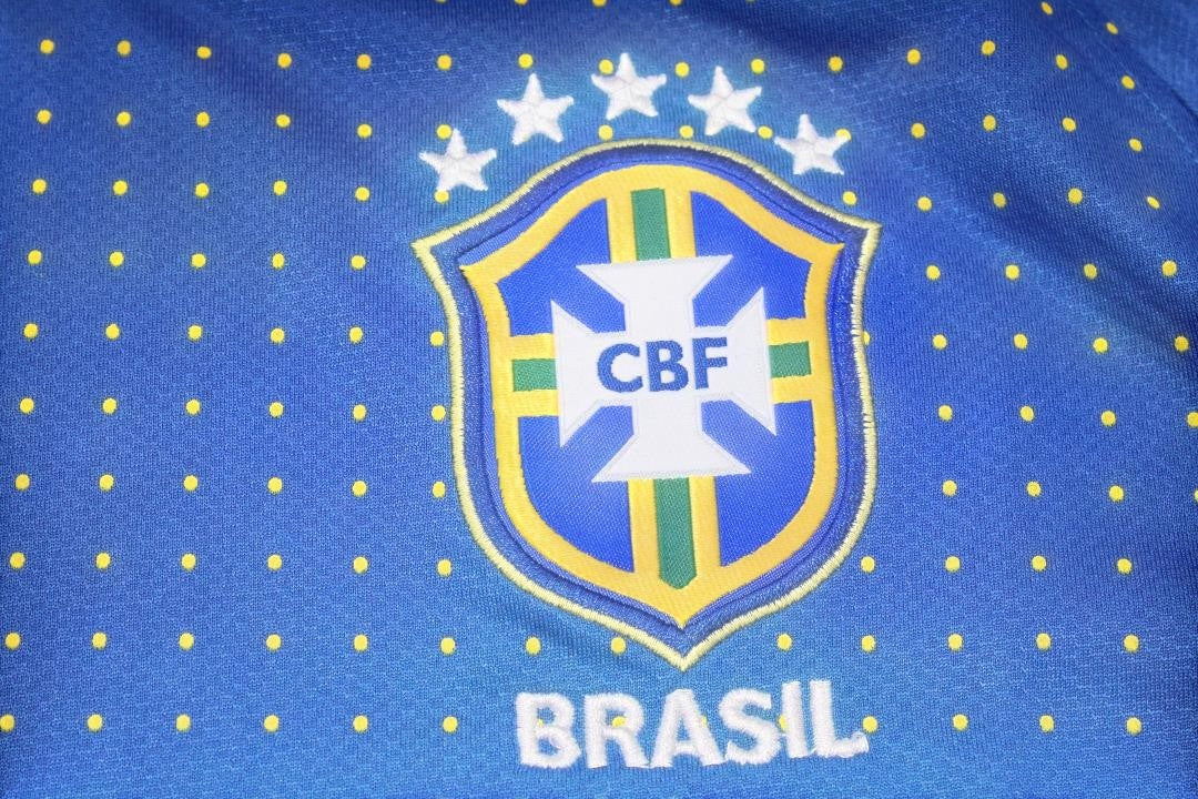 Kaká 10 - Brazil Away 2010 World Cup
