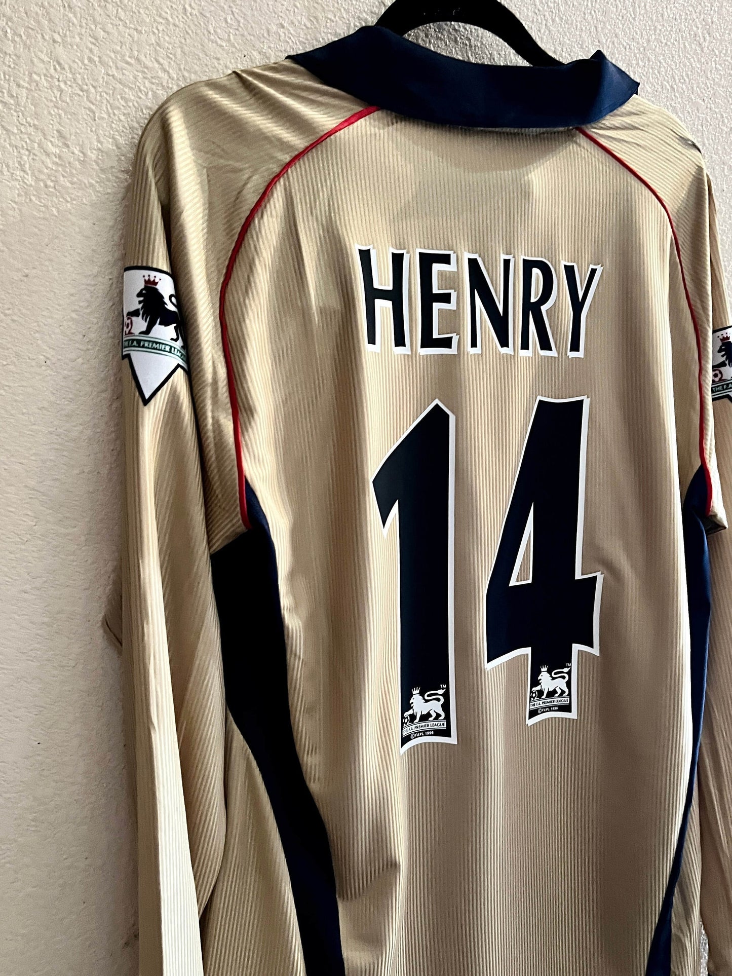 Henry 14 - Arsenal Away 2001/02 Premier League