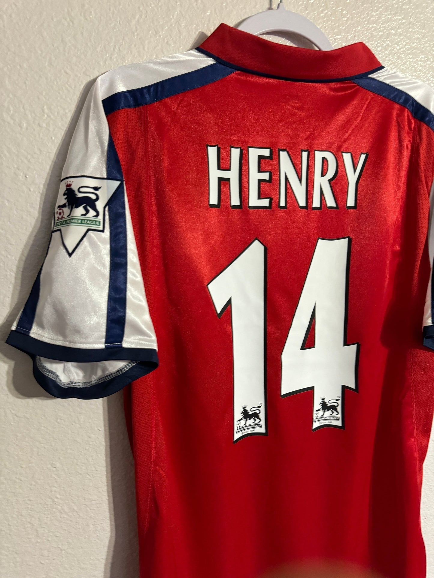 Henry 12 - Arsenal 2001/02 Home Premier League