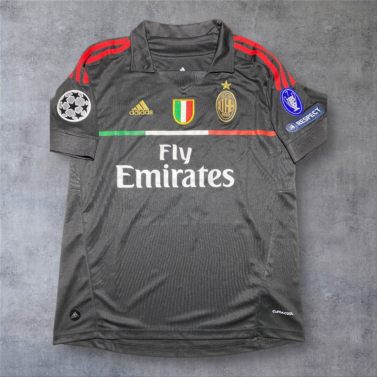 Seedorf 10 - Milan Third Kit 2011-12 Champions League